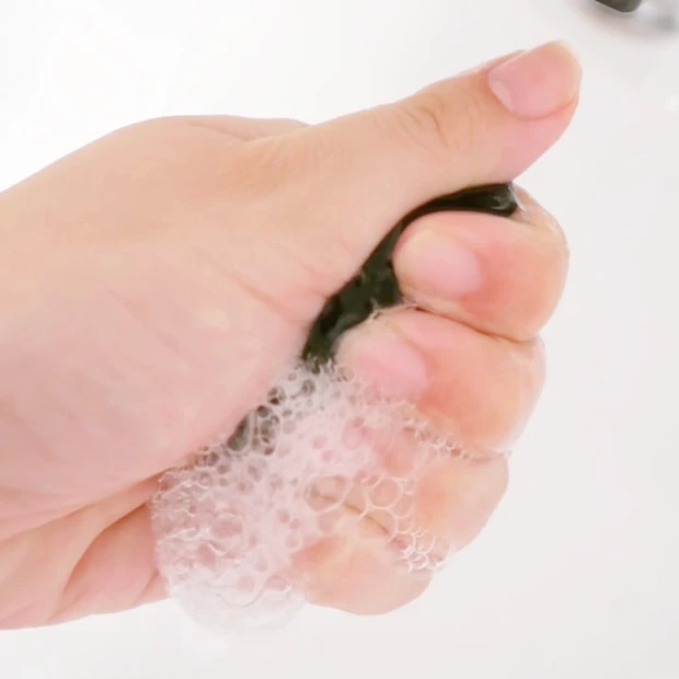 【夏のご自愛美容】リール2.5万回再生⁉︎ひんやり冷たくて気持ちよすぎる『冷凍スポンジ』を試してみた結果...◯◯すぎた。_2_3