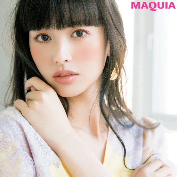 抜け感カラーが可愛い！ オレンジのシングルアイシャドウで春メイク