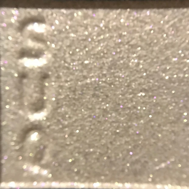 シグニチャーカラーアイズ