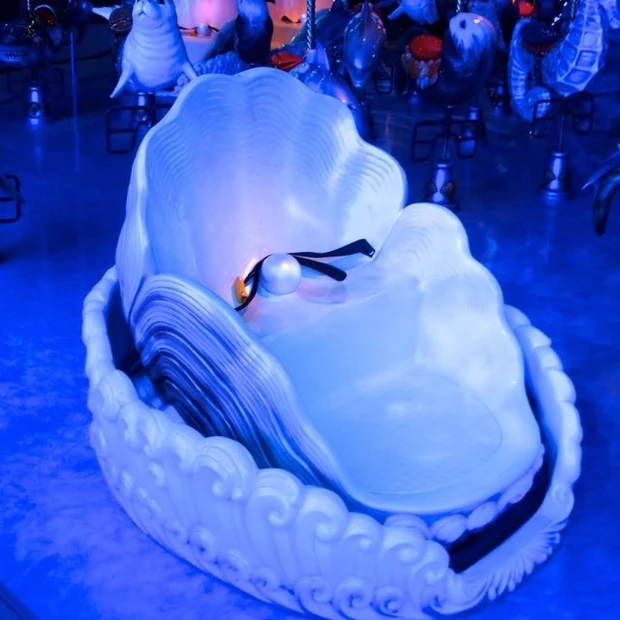 大人でも乗りたい！真珠のメリーゴーラウンド♡カラーテーマごとに展示された美しい水族館　エプソンアクアパーク品川