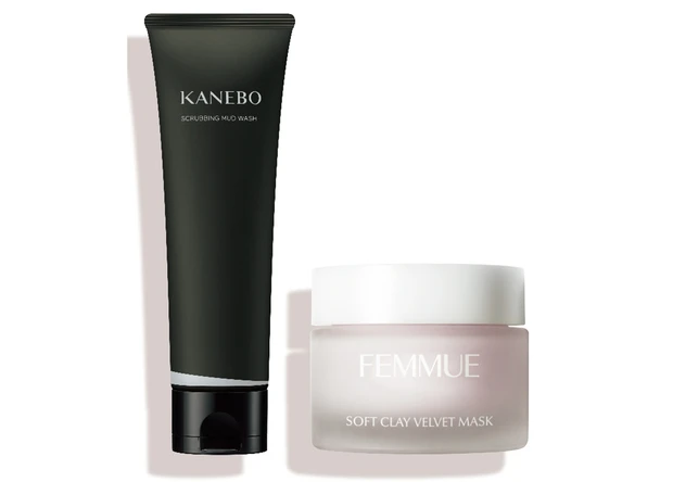 （右から）ファミュ ソフトクレイ ベルベットマスク50g ¥4620／アリエルトレーディング　KANEBO スクラビング マッド ウォッシュ 130g ¥2750／カネボウインターナショナルDiv.