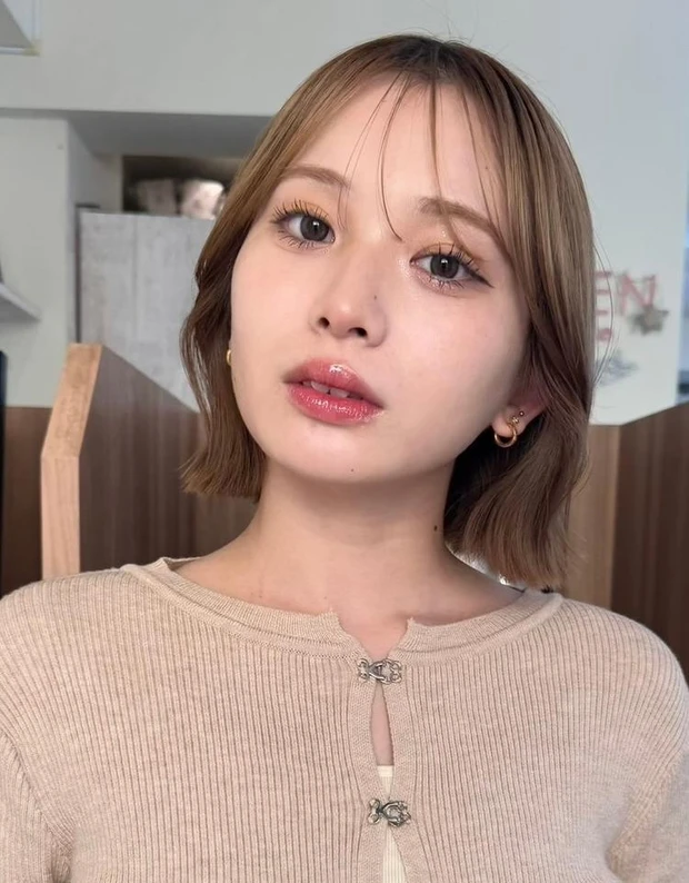 【ベージュ系】春におすすめの髪色・ヘアカラー ベージュ 10トーン