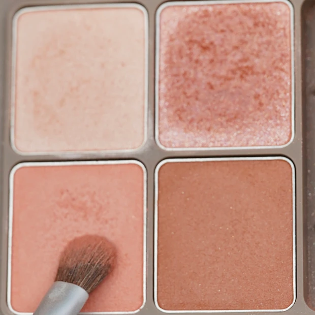 アイメイクの手順２