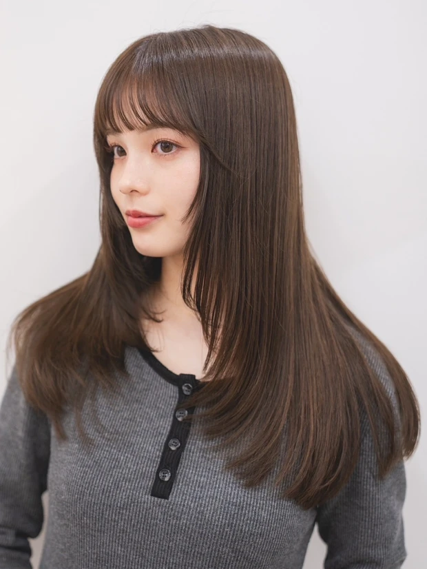 ヘアカタログ　ミディアム　ミディアムヘア　前髪あり　サイド