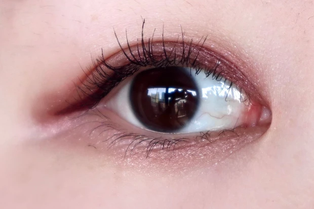 ブルームクチュール アイズ 05 dahlia blush（ダリアブラッシュ）　メイク写真