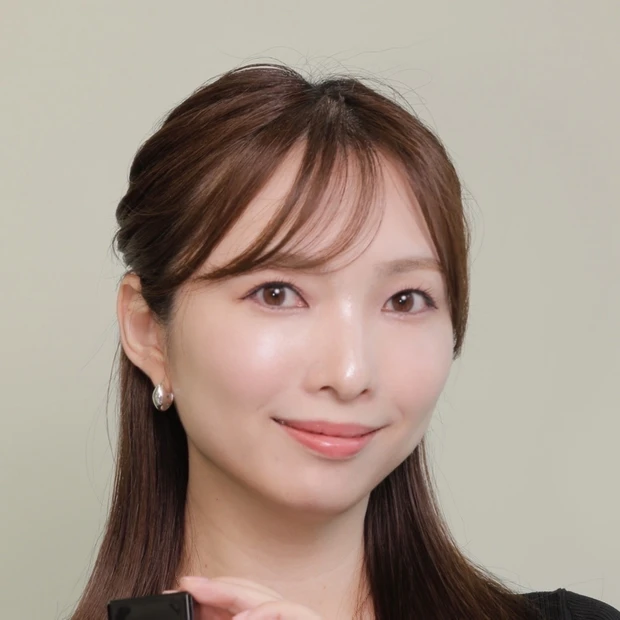 4月からマキアトップ ビューティーズとして活動することになりましたTOMOYOです！ 

新作デパコス情報やテーマ別メイクなど、“今いちばんときめく美容”を発信していきます♡