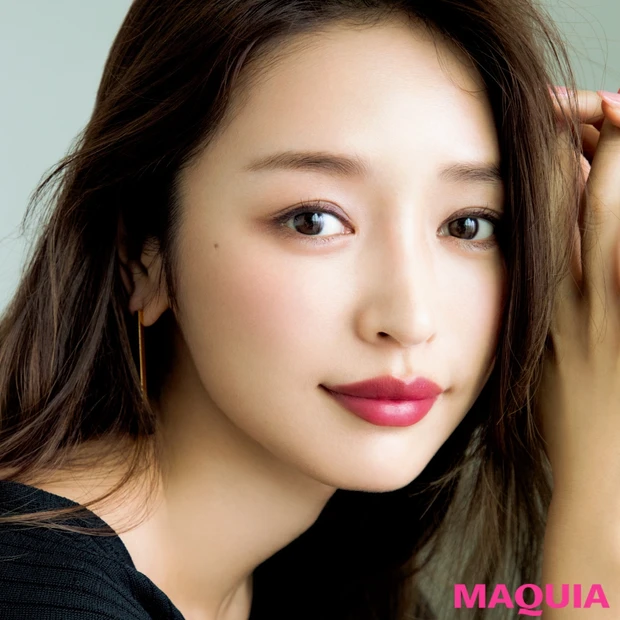 ボルドーリップが主役の大人メイク