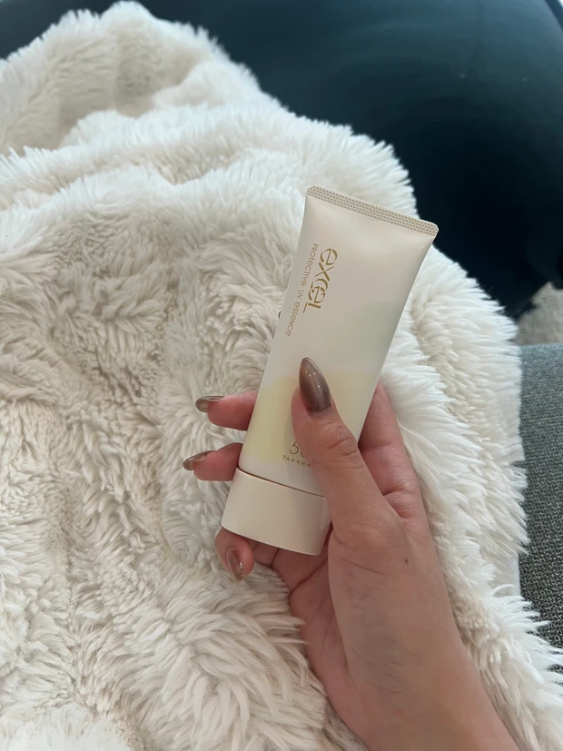 サナ エクエル プロテクティブ UVエッセンス