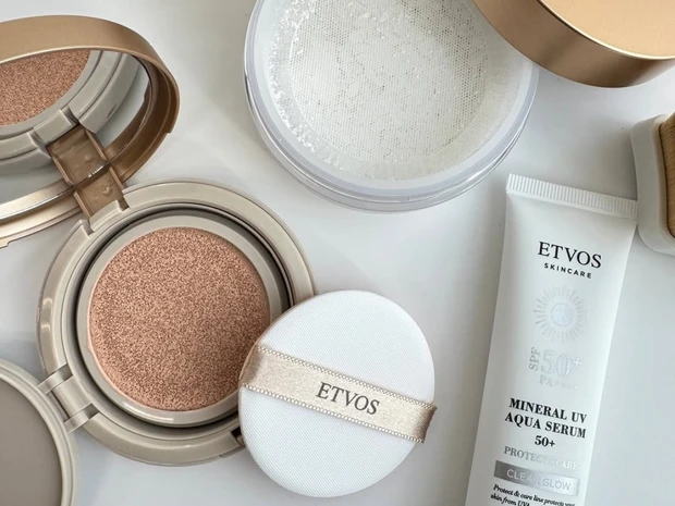 【エトヴォス】新作UVパウダーや下地など、注目のベースメイクアイテムを全色スウォッチ！ 