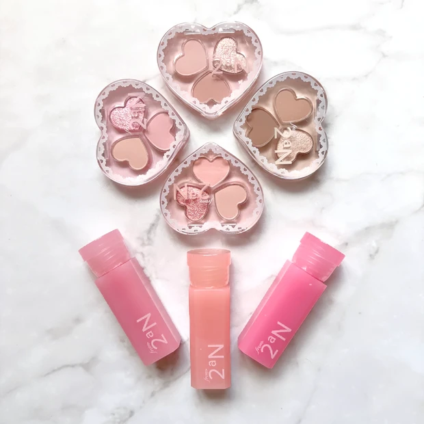 セブンイレブン限定発売、2aNのミニコスメ「ラブクローバーパレット」「ミニグレイシングバウンスティント」