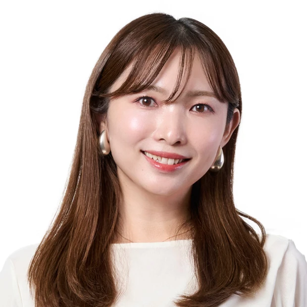 【マキアTOPビューティーズ TOMOYOさん】元・日焼け三昧体育会系女子がアイシャドウ偏愛オタクに！〈インタビュー〉