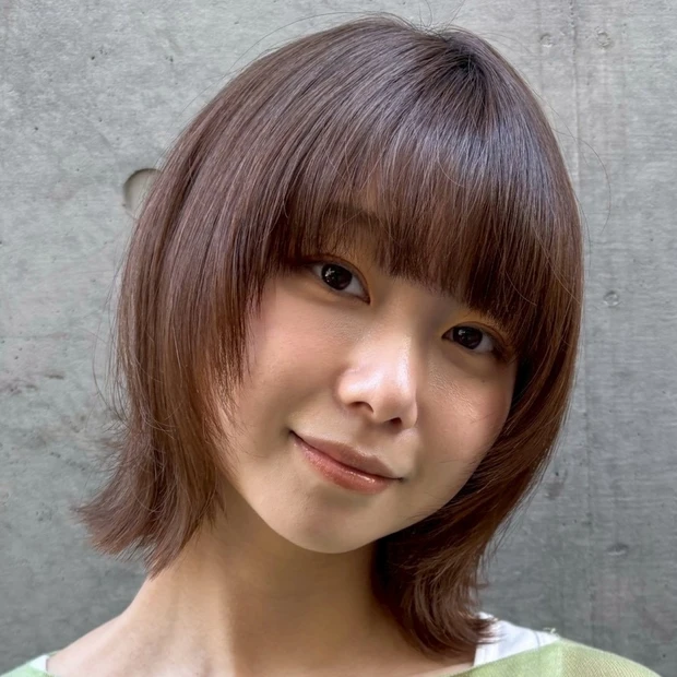 【レイヤーボブ】定番ヘアを今っぽく！ 初夏に映える大人の抜け感ボブ