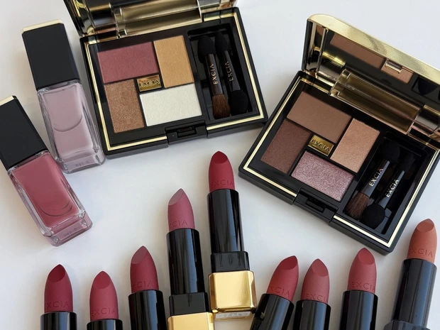 エクシアの秋コスメをスウォッチ！ 新作ルージュなど9月発売の3アイテム【秋コスメ2025】
