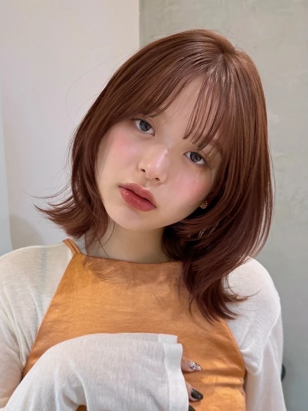 髪型　ミディアムレイヤー　ミディアムヘア　冬 ヘアスタイル　カットのポイント