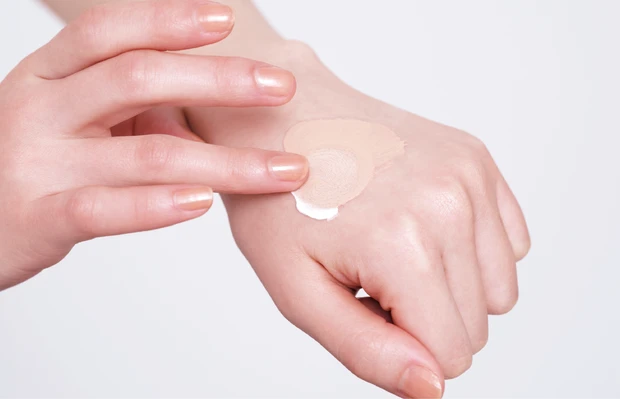 手持ちファンデに混ぜて 色調整にも使える！