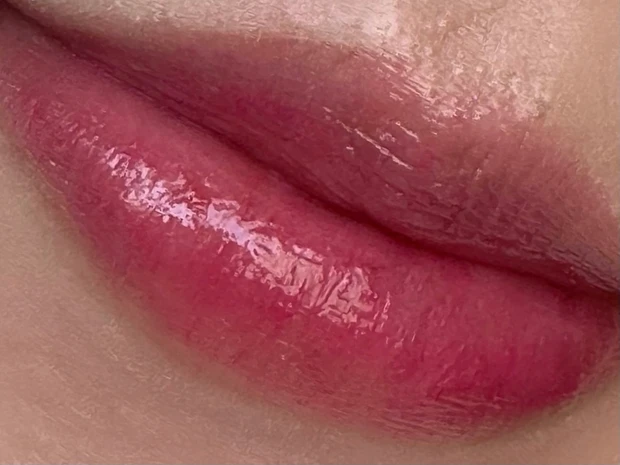 トレンドはバームリップ！ポール&ジョーのリップスティックN104は、異次元の可愛さ。_3