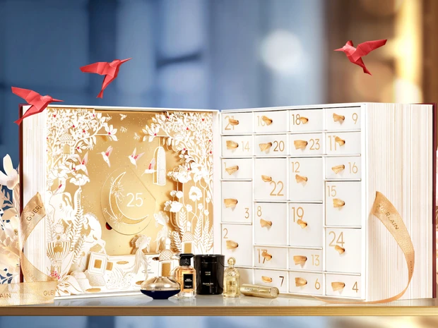 【8位】ゲランの名品25点を詰め込んだ超豪華アドベントカレンダーや香りのコフレが登場【クリスマスコフレ2025】