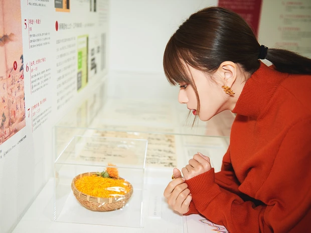 はんなり美人に変身! 日本古来の“赤”の化粧品『紅』で山本舞香さんが、いつもよりも大人っぽい表情に
_7