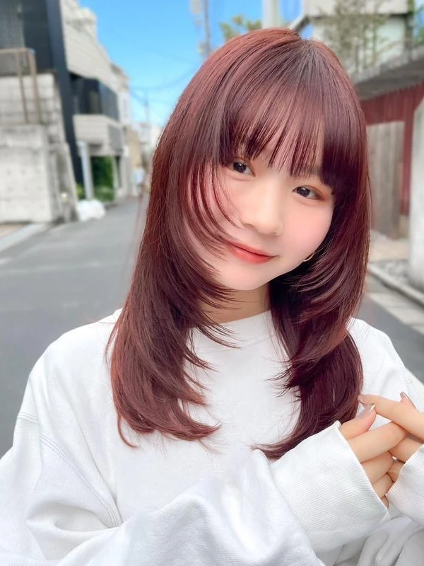 顔まわり レイヤー ミディアム  前髪あり　ツヤカラー 暖色