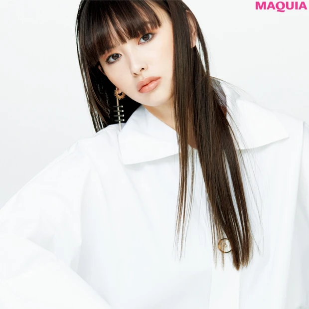 ベーシックアイテムの“白シャツ”、鈴木えみさんはこの夏何を選ぶ？どんなメ…