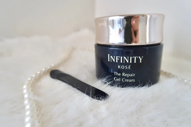 KOSE ザ リペア ジェルクリームのパッケージ