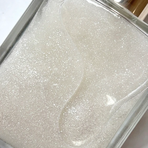 Perfume Oil - ROSE BLANCHE -のとろけるようになじむホイップクリーム状のテクスチャー