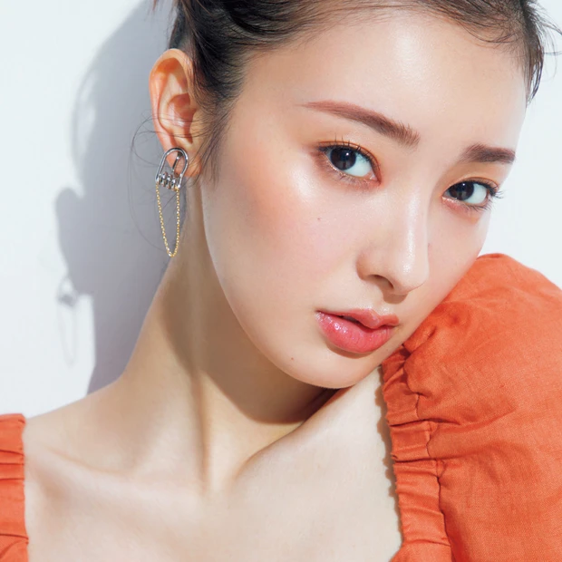 “求心ツヤ盛り”で、頑張らなくても小顔に！【MAQUIAベストコスメ20…