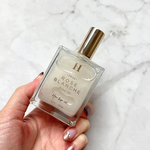 Perfume Oil - ROSE BLANCHE -のパッケージ