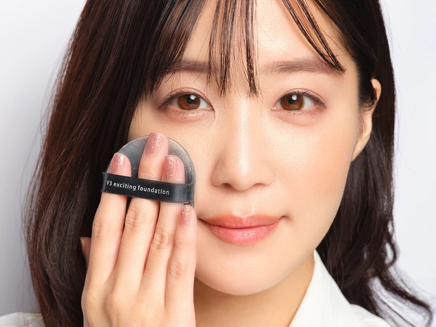 休井美郷　ベースメイク