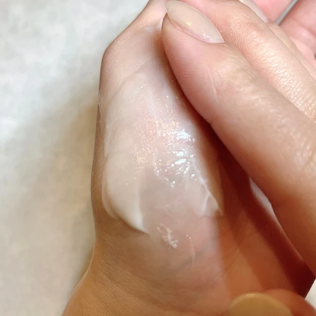 カルテHD モイスチュア ハンドクリーム べたつかない