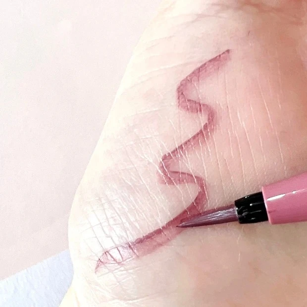 シルキーリキッドアイライナー WP シフォンピンク