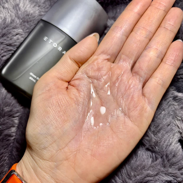 程よいウェット感とユニセックス向けの香り♡『ETORAS グレイズオイル』

_5