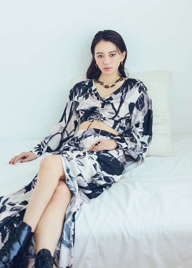 山本舞香 スリープインスモーキーアイメイク 山本舞香のBeauty Script