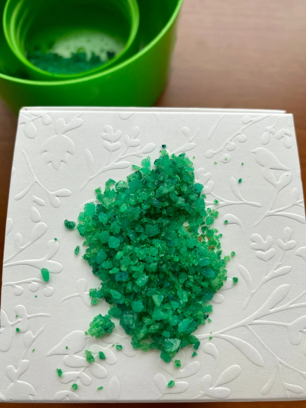 エメラルドグリーンのバスソルト。クナイプの夏の限定品「夏をひとりじめ」_2_2