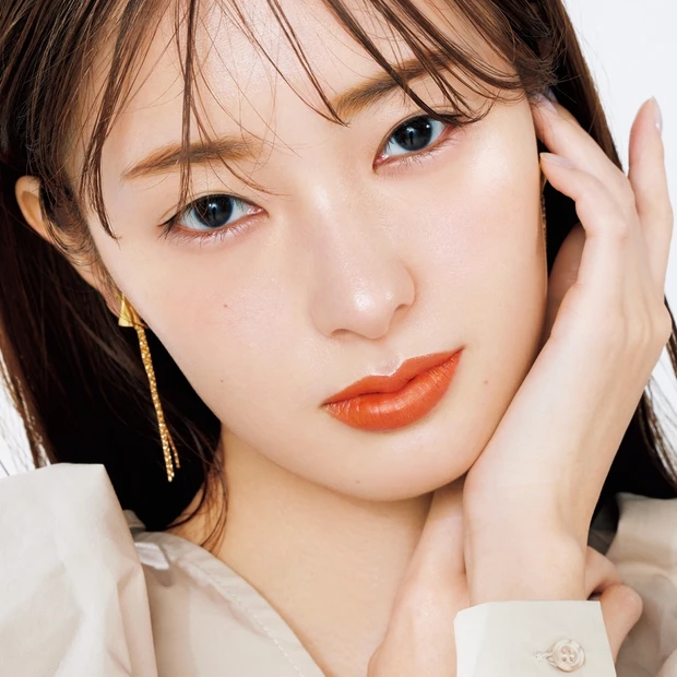 河北裕介さんの鉄板美肌メイクテクを公開！ 小顔印象をツヤでコントロール