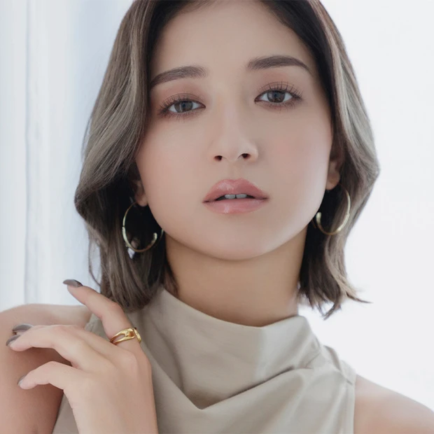 【みちょぱさん】2025年秋の最新骨格メイクを実践！ピンクベージュで陰影…