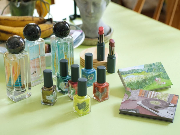 OSAJI（オサジ）のホリデーはマルチカラーパレットに注目！ 他スキンケアセットも発売【クリスマスコフレ2025】