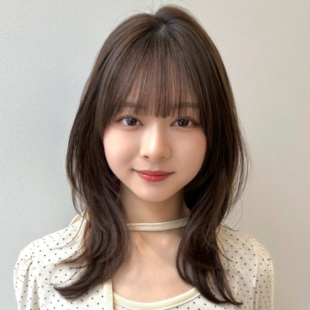 【小顔ミディアム】Aラインシルエットに注目！ 洒落感たっぷり最旬ミディアムレイヤー