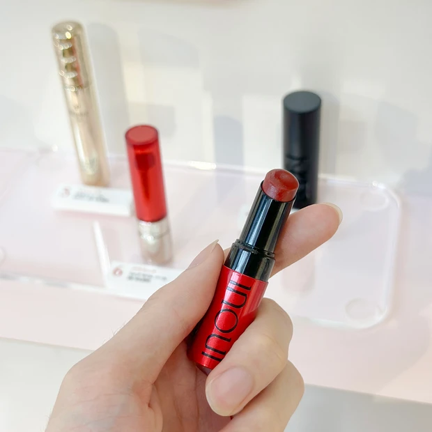 秋の新作リップ テイスティング BAR インウイ マキアサロン