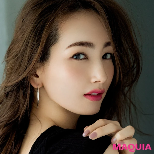 地味顔さんは青みピンクリップを主役に! “イイ女”に見せたい日のパーソナ…