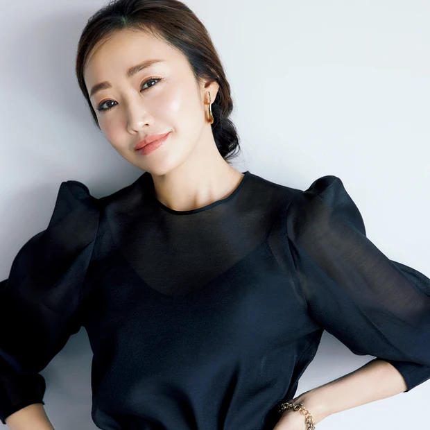 神崎 恵さん流・小顔に見せるセオリー。余白埋めとバランスコントロールが決…