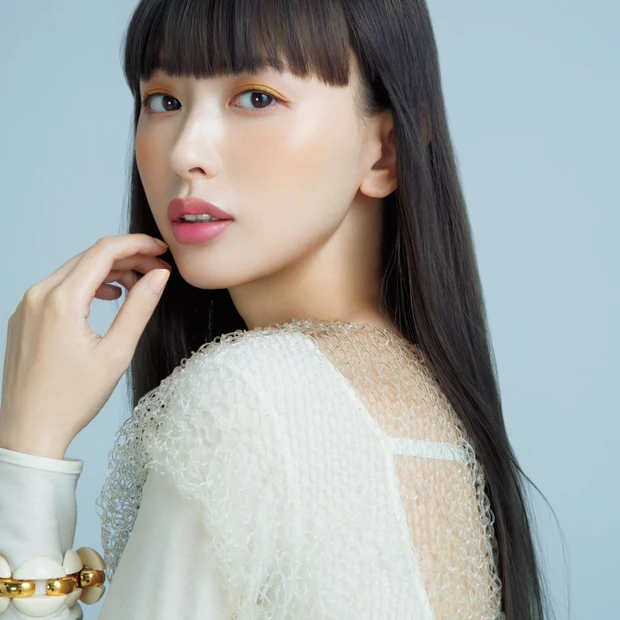 ヘアメイク・岡野瑞恵さんの「推しメイク」 イエロー×青みピンクでエフォー…