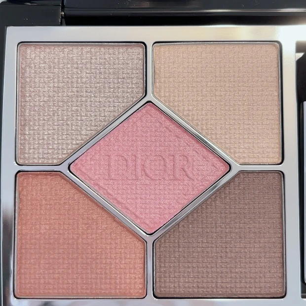 ディオールショウ サンク クルール 123の寄り