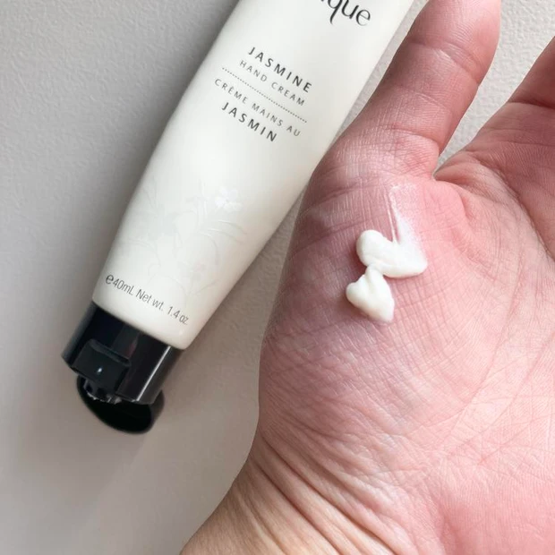ジュリーク ジャスミン ハンドクリーム テクスチャー