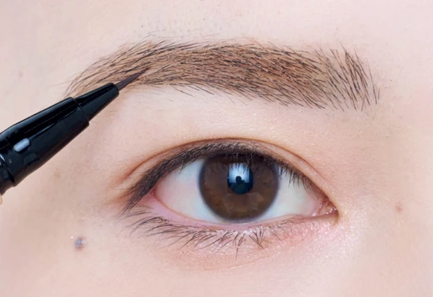 毛が足りない部分はリキッドで描き足す