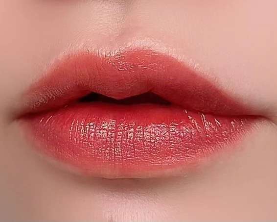 kiss(キス)リップアーマー 02 夜遊びコーラル