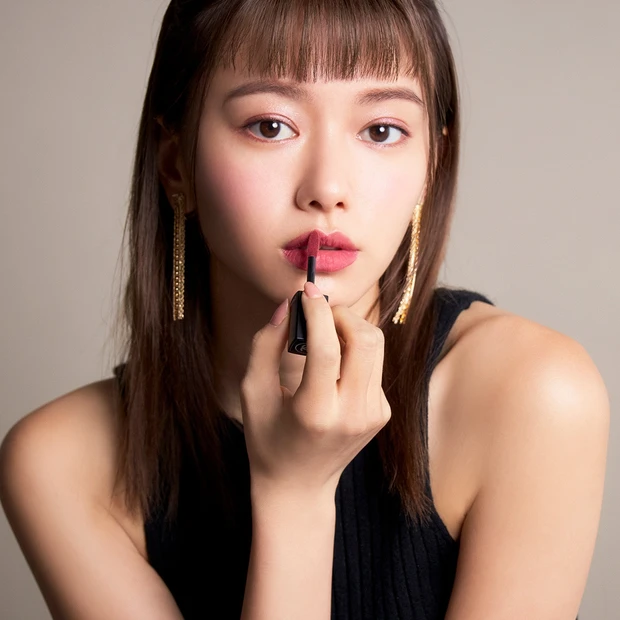 【山本舞香】洗練された大人っぽローズピンク5