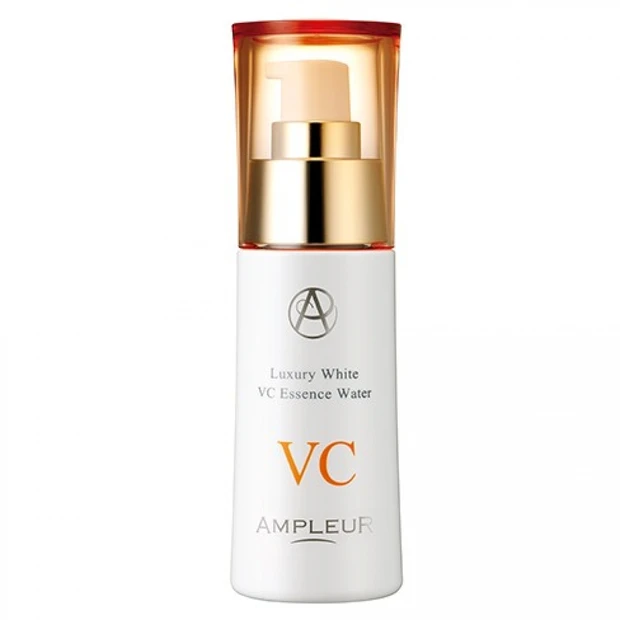 アンプルールの 「ラグジュアリーホワイト VCエッセンスウォーター」 を…