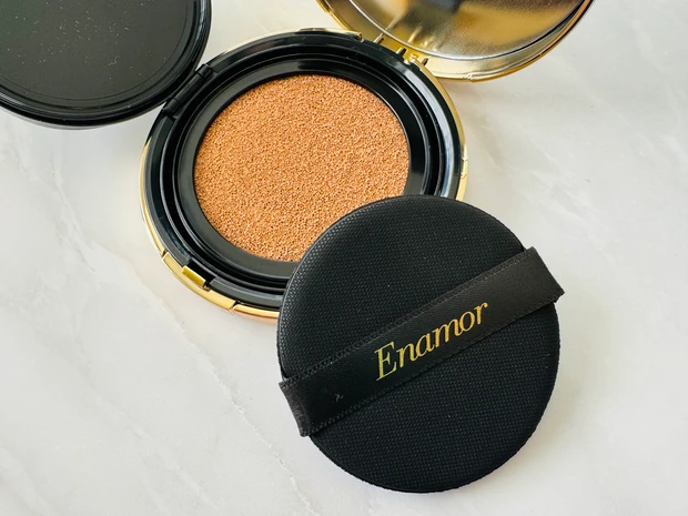 エナモルのライトフィットハーフグロウクッションファンデーション