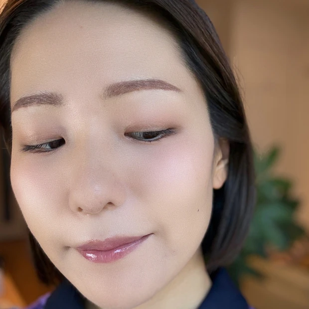 COSMEDECORTE コスメデコルテ スキンシャドウデザイニングパレット 01Rosy Brown スウォッチ 仕上がり